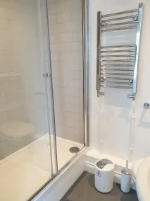 Black Lion - Bathroom