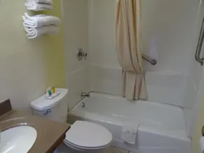 American Inn - Baño