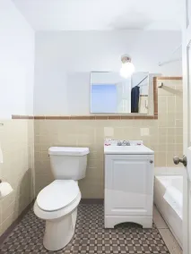 INN on 17 - Bathroom