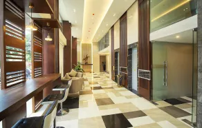 J7 Plaza Hotel - Hall