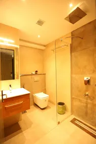 Hotel Jump In & Out - Bathroom