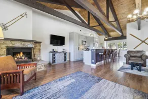 10 Mi to Palisades Tahoe! Condo w/ Game Room - Interiør