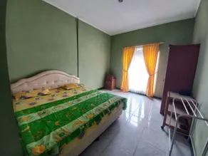 Rehat at Linggarjati - Kuningan - Zimmer