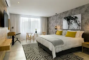 Central Beach Villas - Room