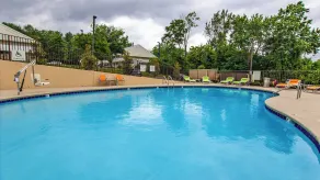 Holiday Inn Knoxville N - Merchant Drive by IHG - Pool
