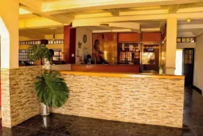 Kim's Breeze Hotel Ltd and Choma Zone - Resepsjon