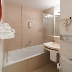 ibis Styles Ouistreham - Salle de bain