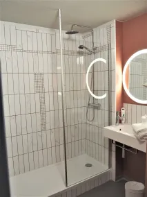 ibis Styles Le Mans Gare Sud ex all seasons - Salle de bain