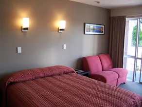 Cranford Oak Motel - Room