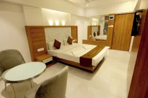 Host Inn Mumbai Airport - Room