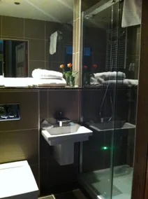 Riverside House - Badezimmer