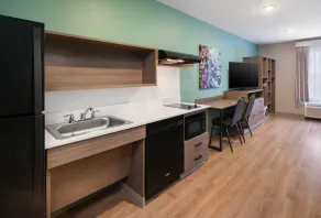 ECHO Suites Extended Stay by Wyndham Aurora Denver - Rum