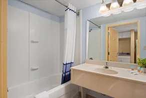 Bonita Beach Hotel - Bathroom