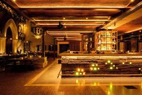 THE QUARTERS BUSINESS Hotel - Restaurant