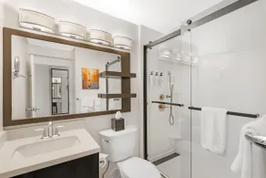Sonesta Atlanta Airport North - Bathroom