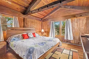 Escape To The Countryside At Black Oak Farm - Room