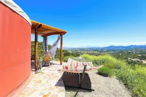 Mystical Mongolian Yurt in Fallbrook w/ Views! - Interiör