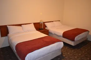 Two Hills Inn - Room
