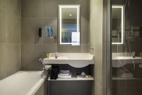 Novotel Genève Centre - Bathroom