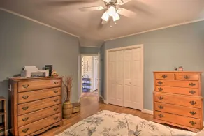 Quiet Lakefront Retreat w/ Boat Ramp & 2 Docks - Interior