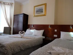 Charlotte Guest House - Room