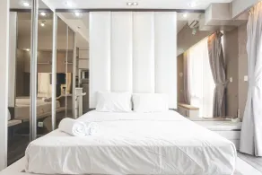 Minimalist And Cozy Studio At Ambassade Kuningan Apartment - Værelse