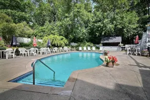 Auberge Lakeview Inn - Piscine