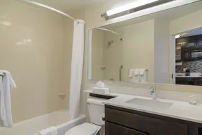 Candlewood Suites Mishawaka by IHG - Badrum