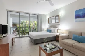 Drift Palm Cove - Room