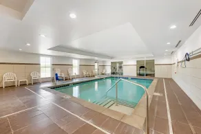 Comfort Suites West Omaha - Piscine
