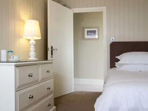 Botany Bay Hotel - Room