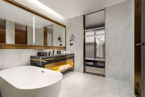 Ramada By Wyndham Yichang Riverside - Banheiro