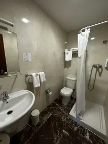 Hotel San Luis - Bathroom