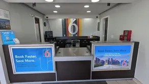 Motel 6-Nashua, NH - Hall