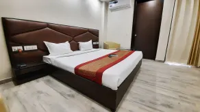 Hotel Sai Village Gurgaon - Room