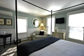 The Hedges Inn - Room