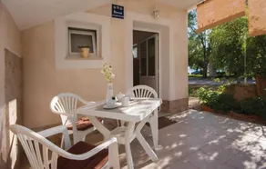 Amazing Home in Raslina With Wifi and 1 Bedrooms - Udendørsområde