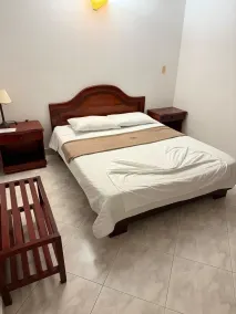 Xilon Melgar - Room