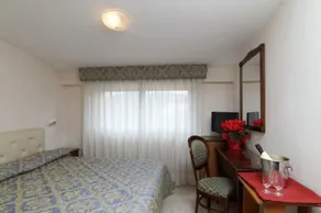 Mondial Park Hotel - Chambre