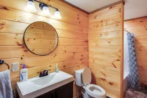 Houtzdale Home w/ Shuffleboard & Pickleball! - Innenbereich
