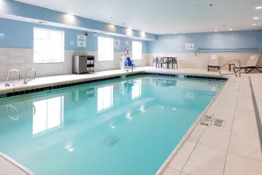 Holiday Inn Express Hotel & Suites Wichita Airport by IHG - Pool