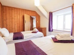 Bryn Re - Room