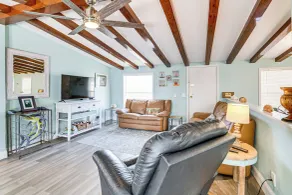 5 Mi to Manatees! Waterfront Crystal River Home - Interiör