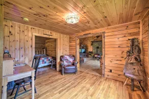 Lovely Fort Ann Lodge - 10 Mi to Lake George! - Interiör