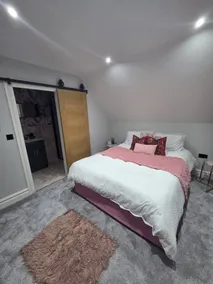 Luxurious 5-bedroom House Rental With Scenic Countryside Views - Værelse