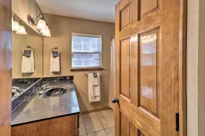 Little Red River Cabin: 1 Mi to Sugarloaf Mtn! - Innvendig