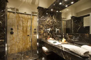 Castello di Guarene - Bathroom