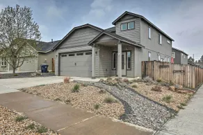 Chic Bend Home w/ Deck < 3 Mi to Downtown! - Interiør