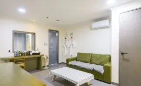 Bugok Royal Tourist Hotel - Værelse