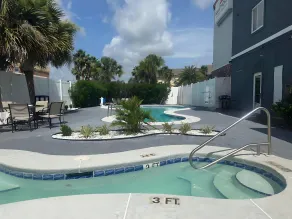 Wingate by Wyndham Kings Bay Naval Base I-95 - Piscine
